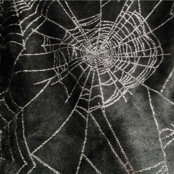 Halloween velvet plush throw blanket- Black w Silver Metallic Spiderwebs- 50x60 - Picture 7 of 8